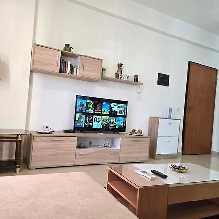 Modern , Quiet , Family Friendly & Fully Furnished Apartment Vlorë Exteriör bild