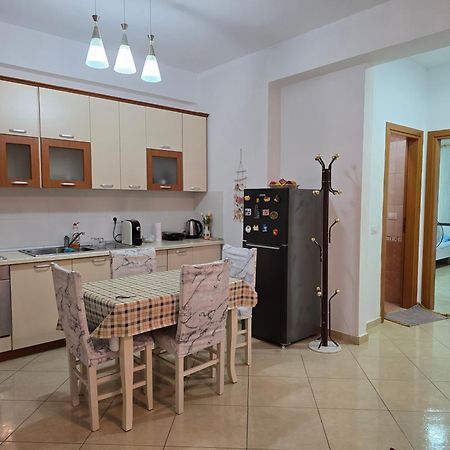 Modern , Quiet , Family Friendly & Fully Furnished Apartment Vlorë Exteriör bild