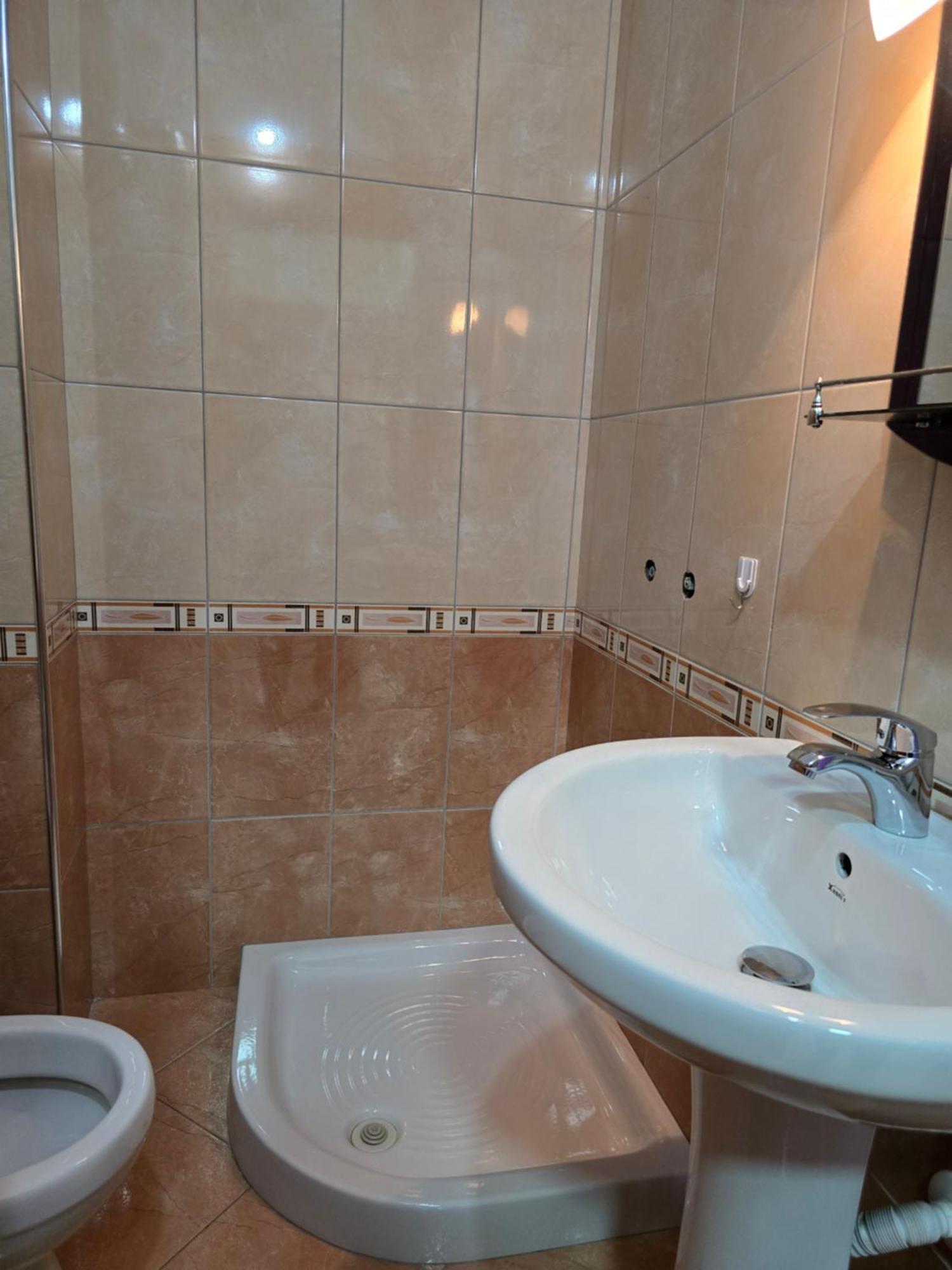 Modern , Quiet , Family Friendly & Fully Furnished Apartment Vlorë Exteriör bild