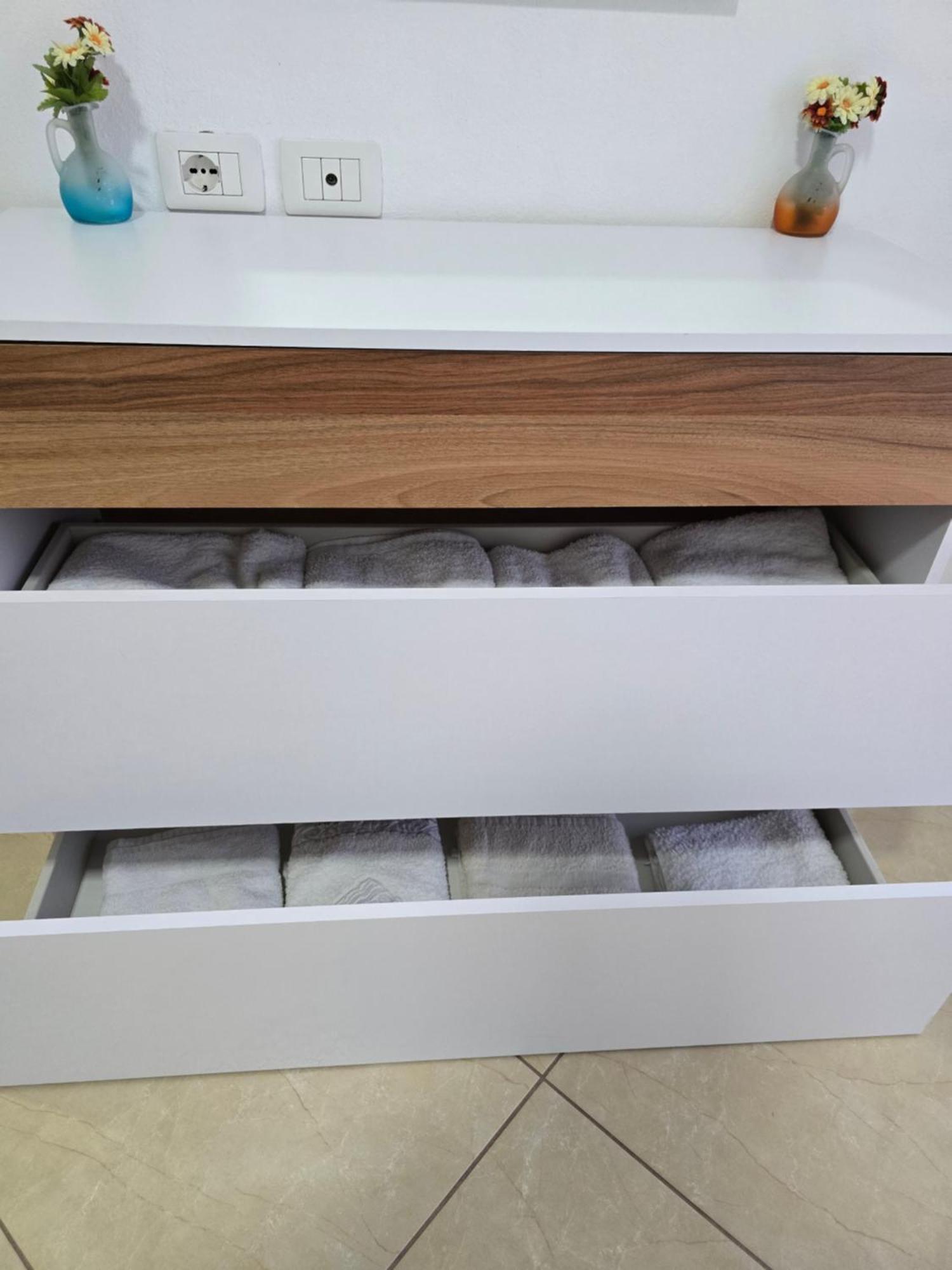 Modern , Quiet , Family Friendly & Fully Furnished Apartment Vlorë Exteriör bild