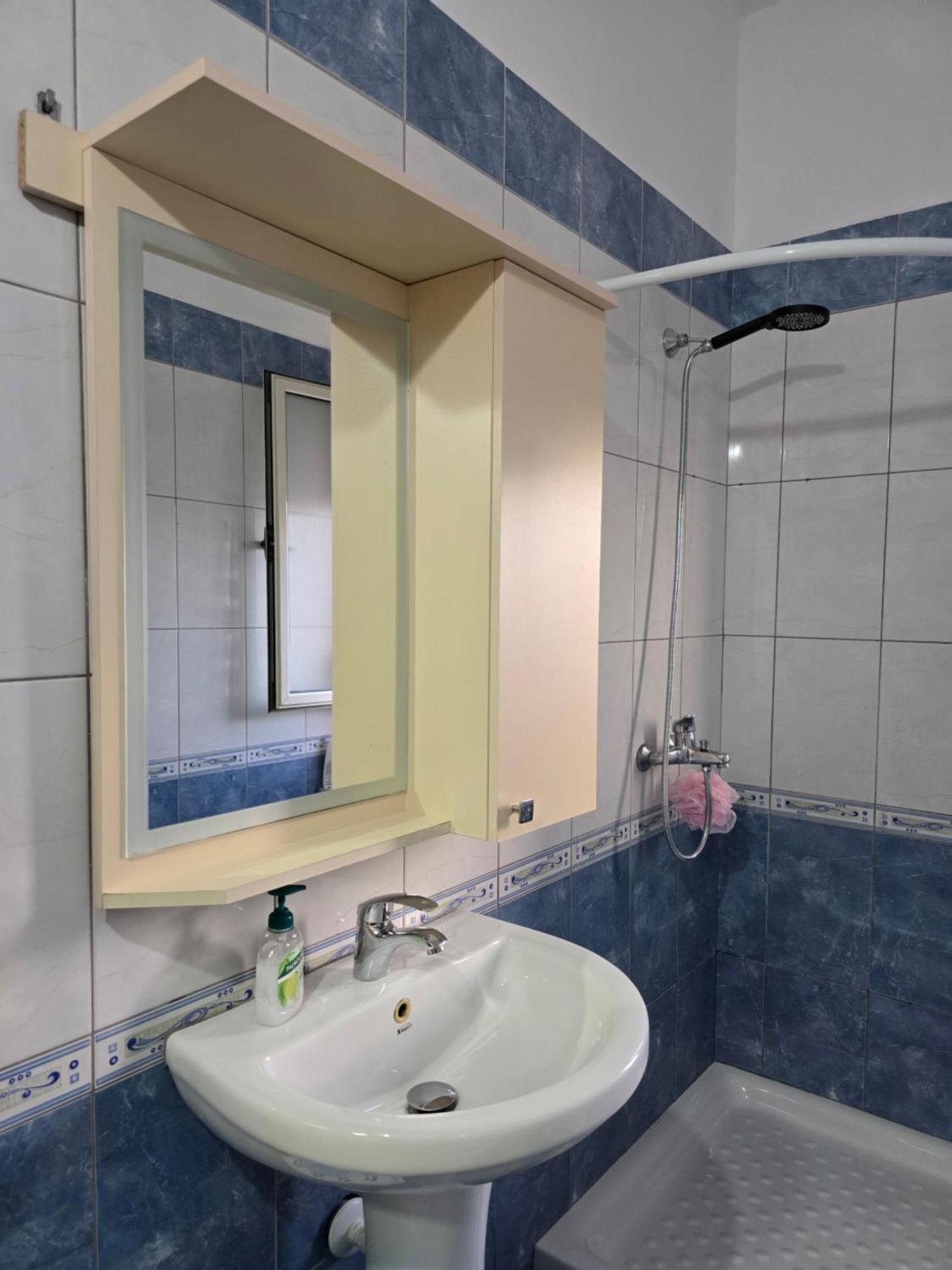 Modern , Quiet , Family Friendly & Fully Furnished Apartment Vlorë Exteriör bild